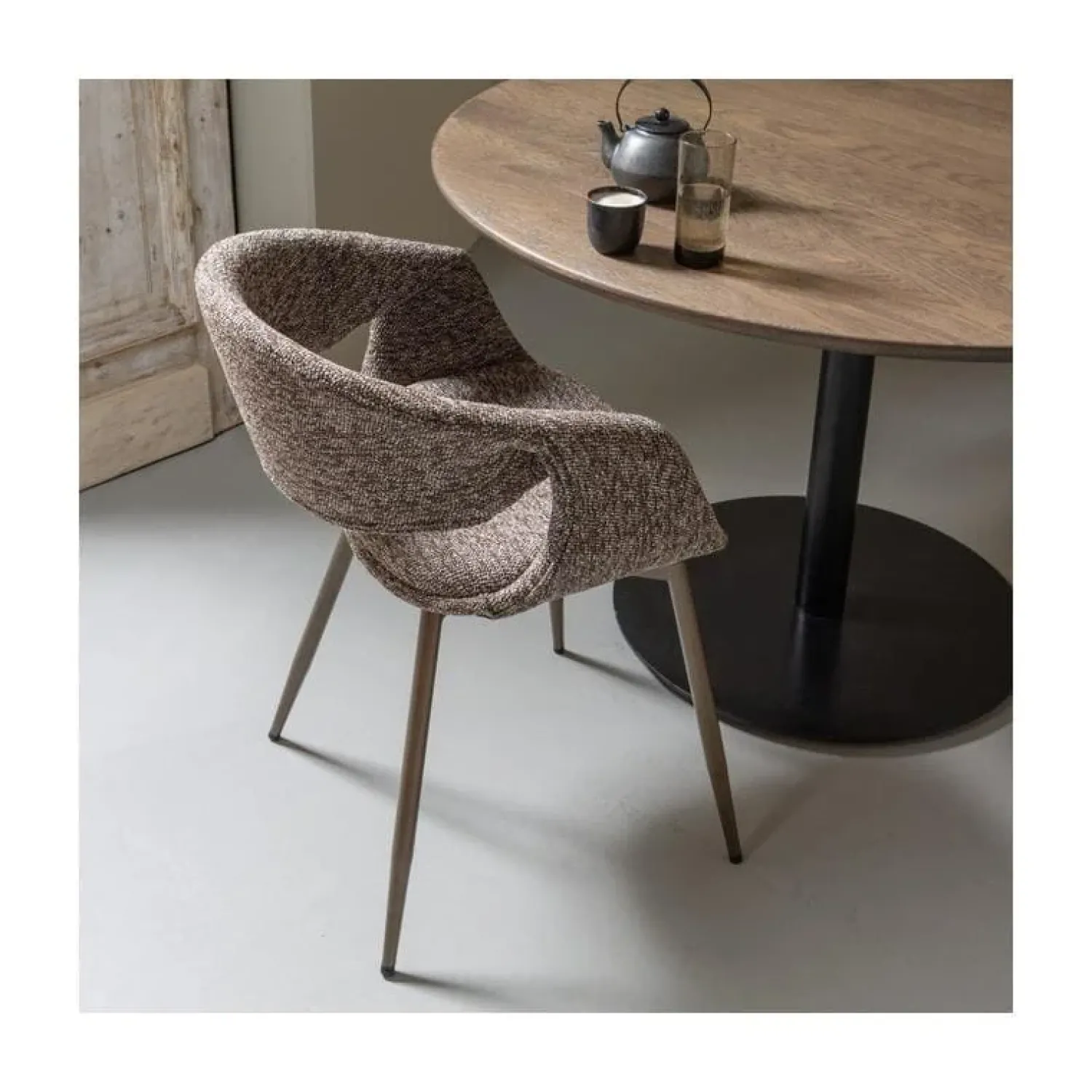 WOOOD Eetkamerstoelen|Yossi Eetkamerstoel bruin met metalen poot koper